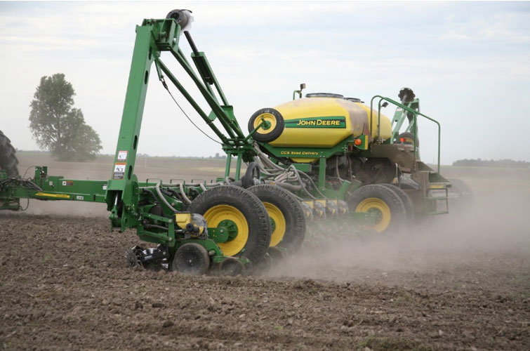 Photo - Field operation - early season - Deere equipment